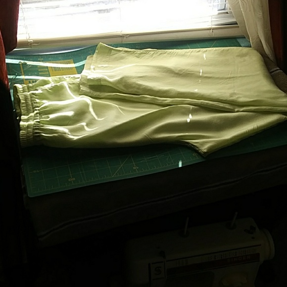 NATALIE & ME Pants - LIME GREEN JOGGING SILK PANTS